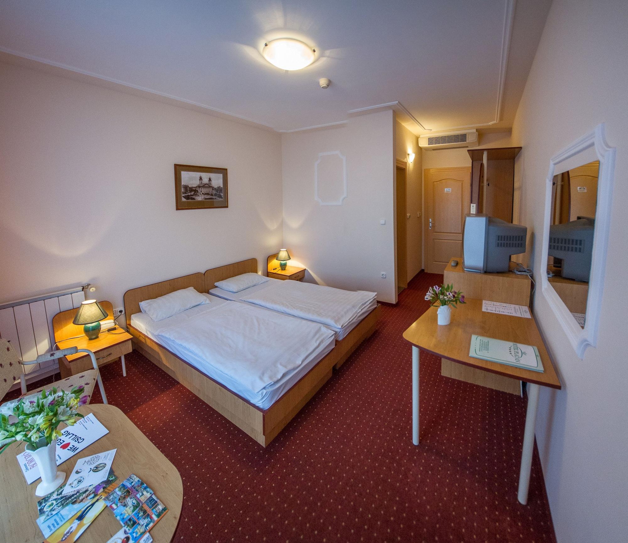 Platan Hotel Debrecen Dış mekan fotoğraf