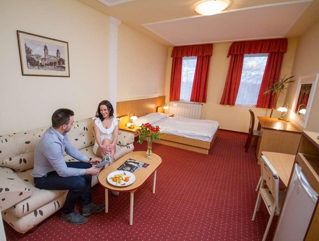 Platan Hotel Debrecen Oda fotoğraf